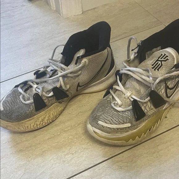 Nike High-Top Sneakers in Gold and Black